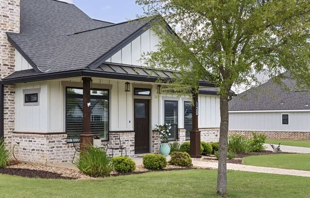 Home for sale at 120 Magnolia in La Vernia, TX — photo 4