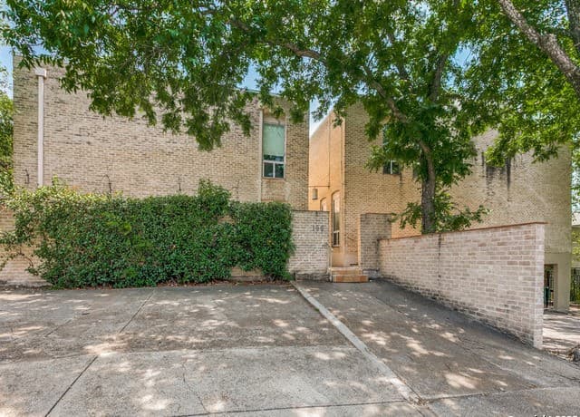 2-bedroom rental at 166 Elizabeth Rd Unit C in San Antonio, TX — photo 1