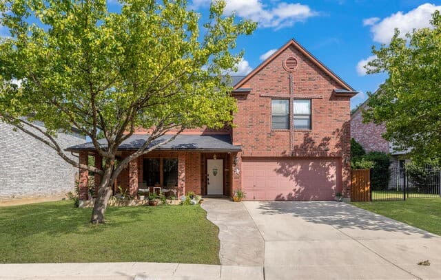 4-bedroom rental at 14211 Edge Point in San Antonio, TX — photo 1