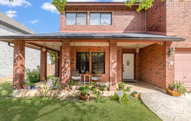 4-bedroom rental at 14211 Edge Point in San Antonio, TX — photo 2