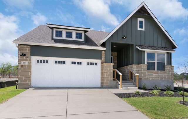 5-bedroom rental at 8051 Coral Draw in Schertz, TX — photo 2