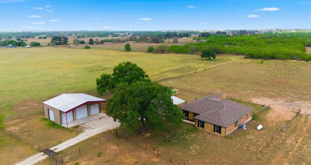4-bedroom rental at 12897 La Vernia Rd in St Hedwig, TX — photo 1