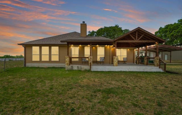 4-bedroom rental at 12897 La Vernia Rd in St Hedwig, TX — photo 3