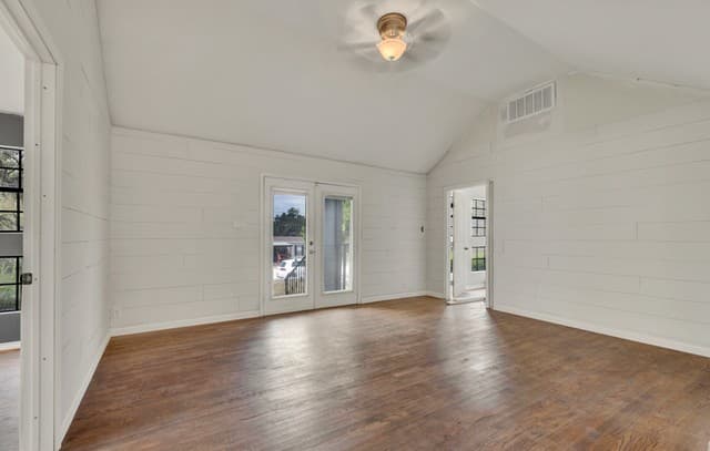Home for sale at 499 Lakeway in Spring Branch, TX — photo 4