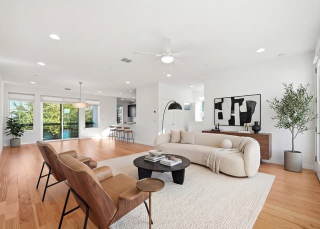 4-bedroom rental at 102 Tendick Unit 901 in San Antonio, TX — photo 1