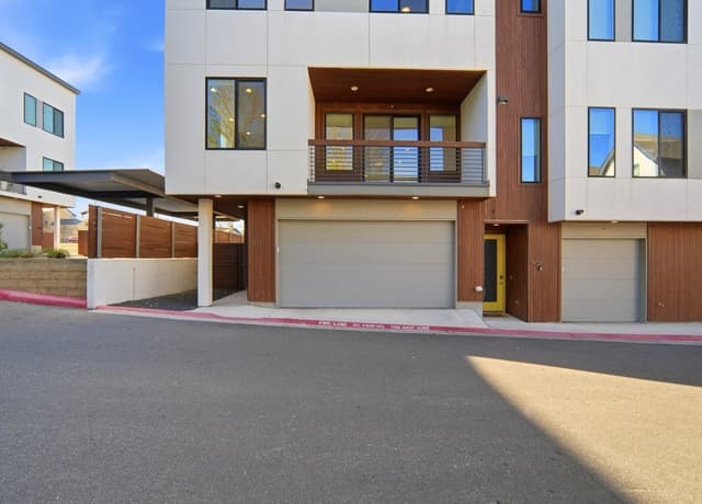 4-bedroom rental at 102 Tendick Unit 901 in San Antonio, TX — photo 2