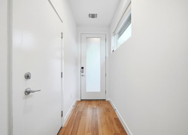 4-bedroom rental at 102 Tendick Unit 901 in San Antonio, TX — photo 4