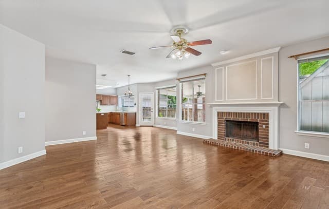 4-bedroom rental at 13803 Shavano Glenn in San Antonio, TX — photo 3