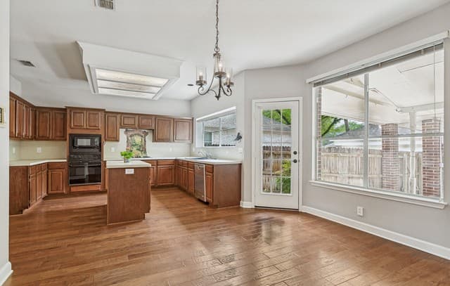 4-bedroom rental at 13803 Shavano Glenn in San Antonio, TX — photo 5