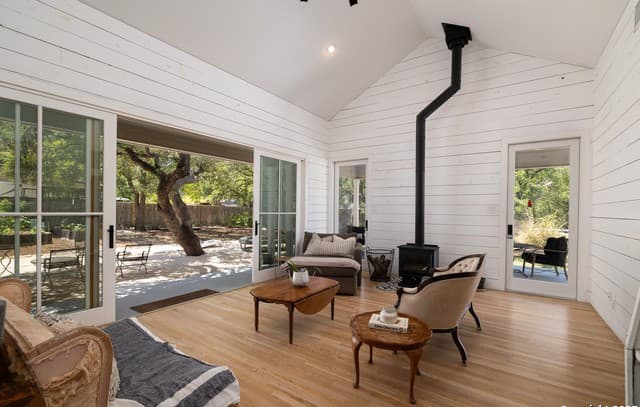 4-bedroom rental at 125 El Cerrito in Hollywood Park, TX — photo 2