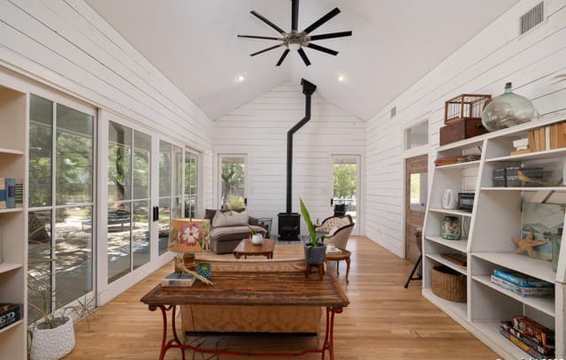4-bedroom rental at 125 El Cerrito in Hollywood Park, TX — photo 4