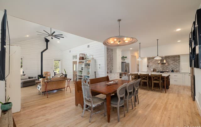 4-bedroom rental at 125 El Cerrito in Hollywood Park, TX — photo 5