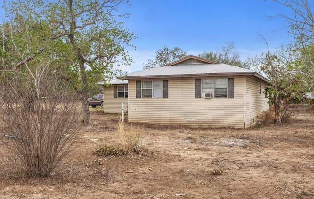 Home for sale at 509 W County Road 678 in Natalia, TX — photo 3