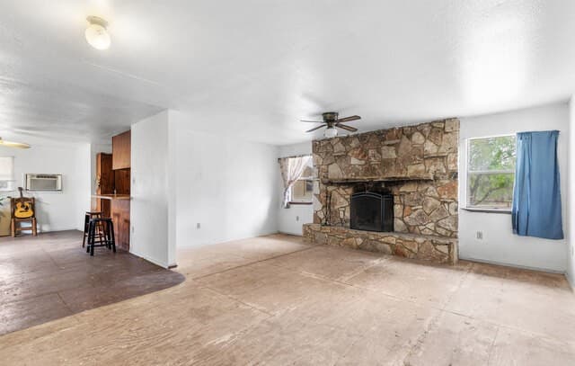 Home for sale at 509 W County Road 678 in Natalia, TX — photo 5