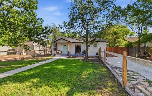 Home for sale at 124 Bryn Mawr in San Antonio, TX — photo 1