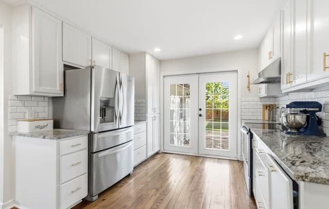 Home for sale at 124 Bryn Mawr in San Antonio, TX — photo 4