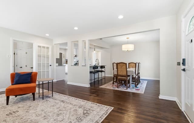 Home for sale at 124 Bryn Mawr in San Antonio, TX — photo 5