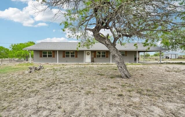 Home for sale at 748 Fm 2102 in Kenedy, TX — photo 2