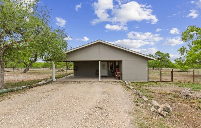 Home for sale at 748 Fm 2102 in Kenedy, TX — photo 4