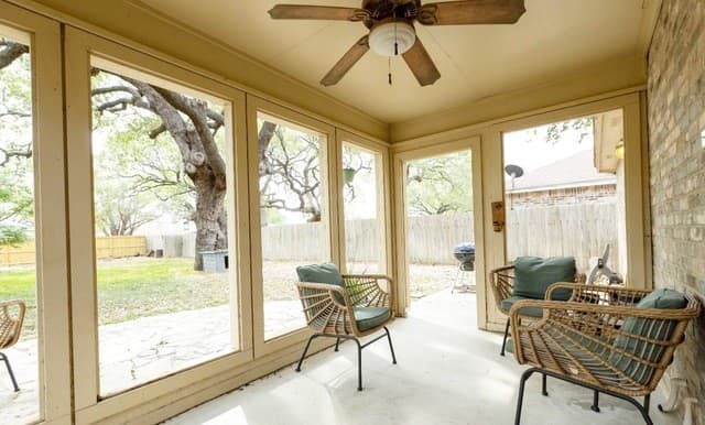 3-bedroom rental at 324 Bunker Hill in Pleasanton, TX — photo 4