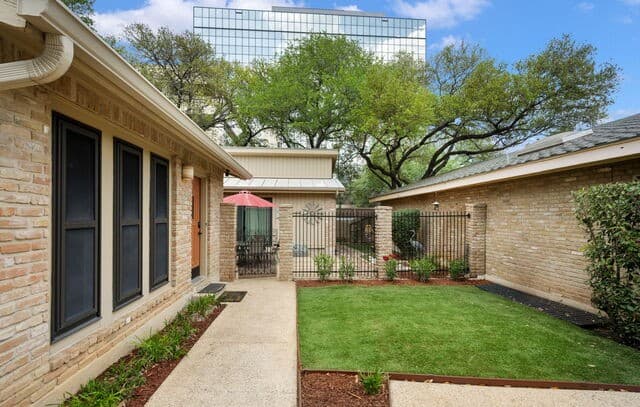 2-bedroom rental at 2631 Country Square in San Antonio, TX — photo 5