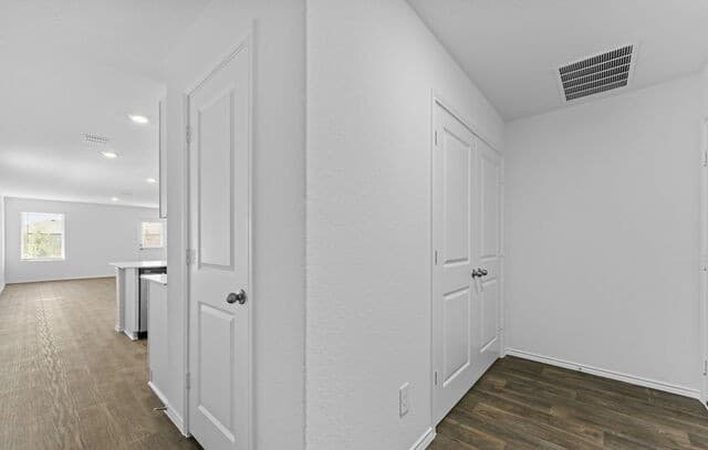 3-bedroom rental at 15427 Mint Patch Meadow in Von Ormy, TX — photo 3
