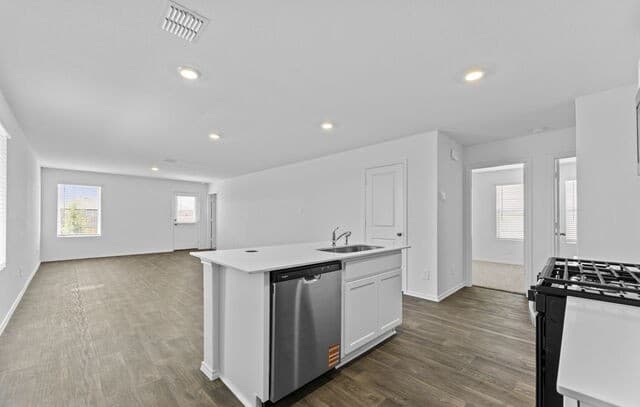 3-bedroom rental at 15427 Mint Patch Meadow in Von Ormy, TX — photo 5