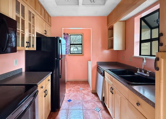 2-bedroom rental at 4839 Brandeis Unit 712 in San Antonio, TX — photo 3