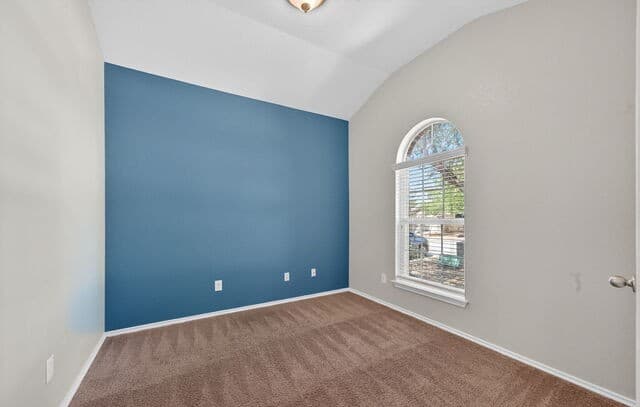 3-bedroom rental at 225 Country Vale in Cibolo, TX — photo 5