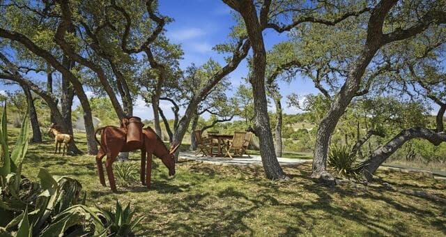 3-bedroom rental at 145 Valley Home in Comfort, TX — photo 3
