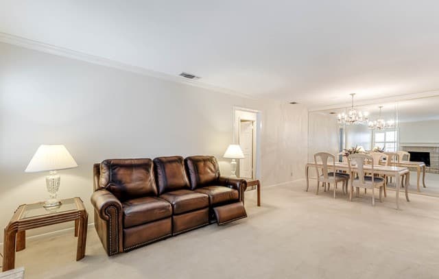 2-bedroom rental at 8415 Fredericksburg Unit 307 in San Antonio, TX — photo 4