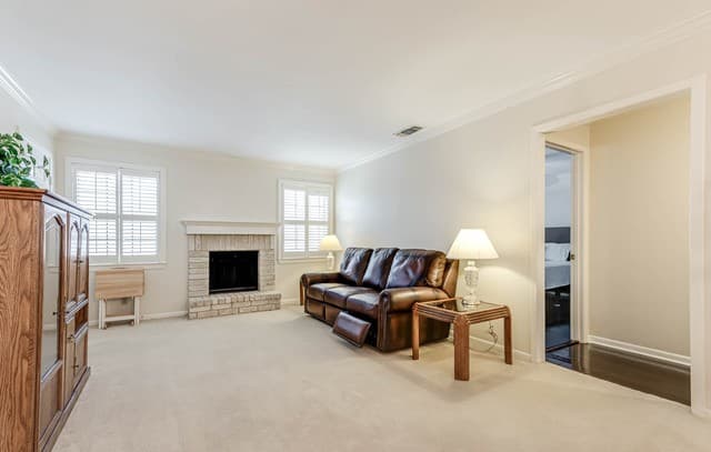 2-bedroom rental at 8415 Fredericksburg Unit 307 in San Antonio, TX — photo 5