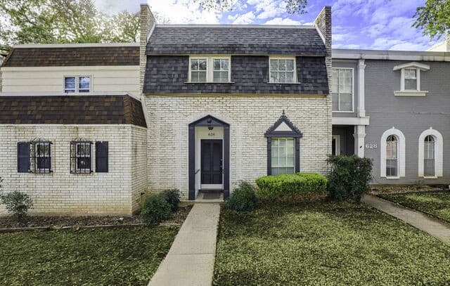 3-bedroom rental at 626 Strings Dr Unit 59 in San Antonio, TX — photo 2