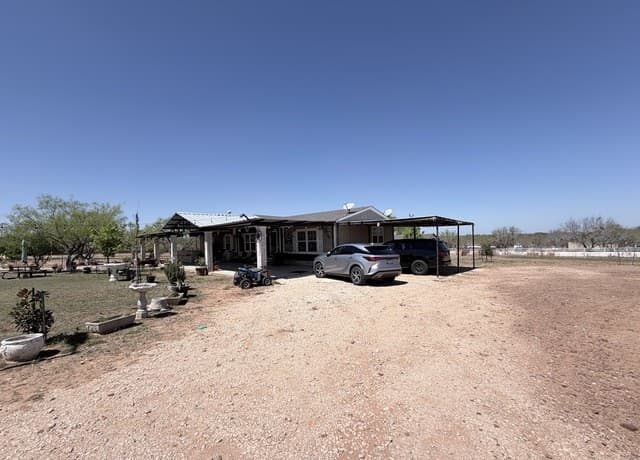 Home for sale at 152 County Road 2667 in Devine, TX — photo 5