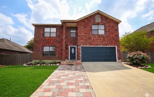 5-bedroom rental at 15922 Tampke in San Antonio, TX — photo 1