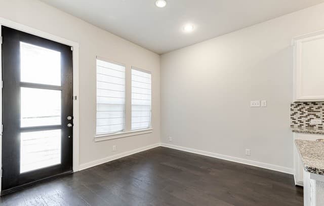 3-bedroom rental at 211 E Courtland in San Antonio, TX — photo 5