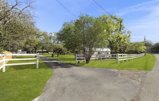 Home for sale at 390 Galveston St in Bandera, TX — photo 2