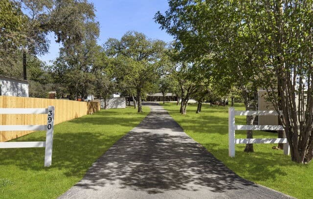 Home for sale at 390 Galveston St in Bandera, TX — photo 3