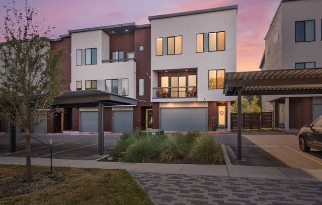 4-bedroom rental at 102 Tendick Unit 606 in San Antonio, TX — photo 1