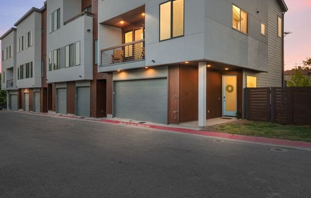 4-bedroom rental at 102 Tendick Unit 606 in San Antonio, TX — photo 3