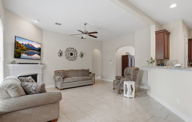 3-bedroom rental at 146 Sunrise Hill in Castroville, TX — photo 3