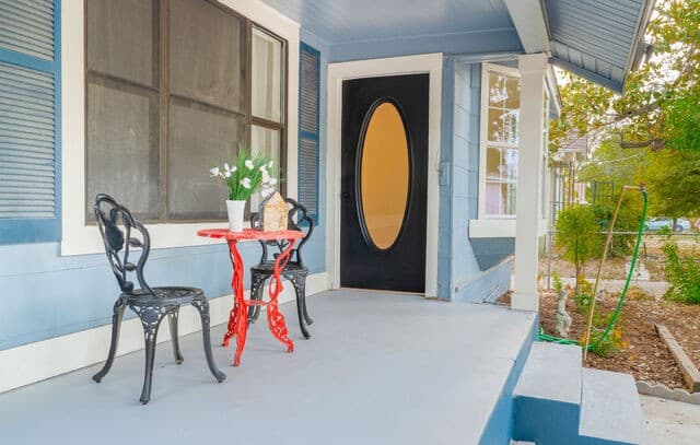 3-bedroom rental at 1730 W Mistletoe Ave in San Antonio, TX — photo 5