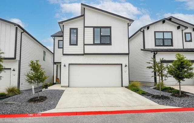 3-bedroom rental at 16011 Babcock Rd Unit 13 in San Antonio, TX — photo 1