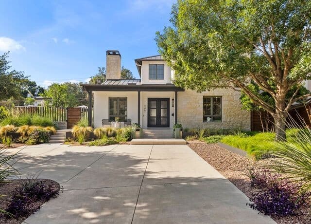 4-bedroom rental at 446 Canterbury Hill St in Terrell Hills, TX — photo 1