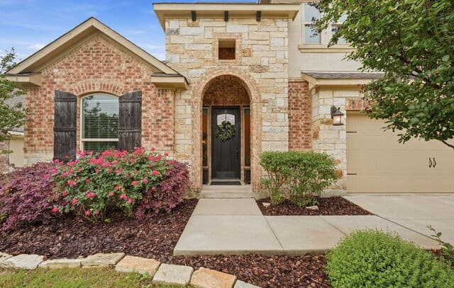 4-bedroom rental at 27233 Nichols Pass in Boerne, TX — photo 3