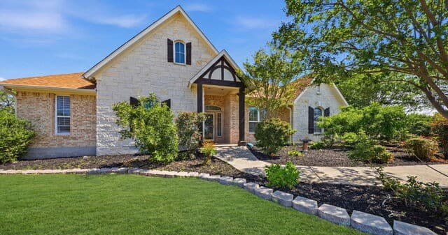 4-bedroom rental at 126 Juniper Ln in Boerne, TX — photo 2