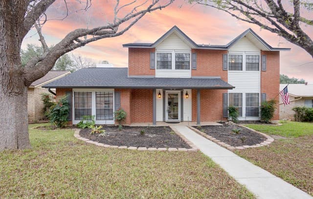 4-bedroom rental at 13718 Pebble Point Dr in San Antonio, TX — photo 2