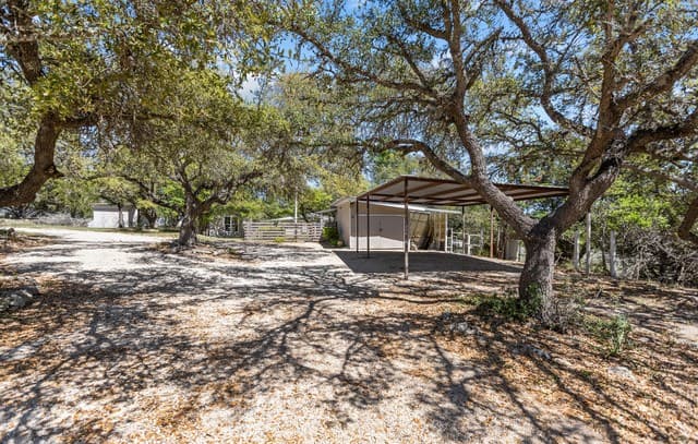 2-bedroom rental at 130 Scenic View Dr in Spring Branch, TX — photo 2