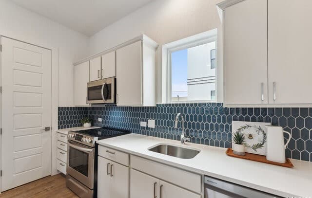 3-bedroom rental at 3214 N Elmendorf St in San Antonio, TX — photo 1