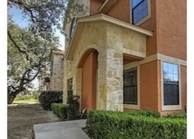 4-bedroom rental at 6160 Eckhert Unit APT 301 in San Antonio, TX — photo 1